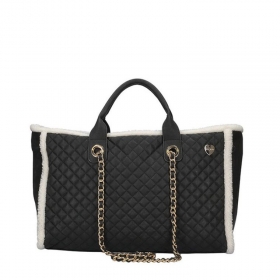Elegante shopping bag con look in pelle