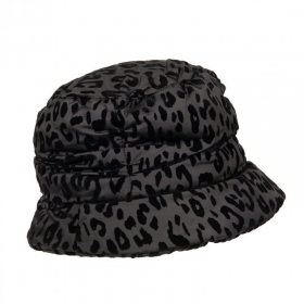 Cappello da pioggia da donna: elegante e caldo