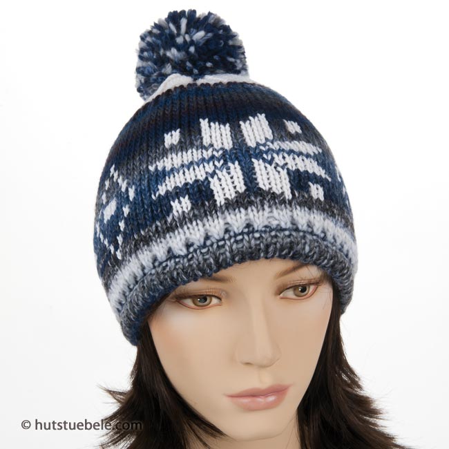 Attraente cappello da donna lavorato a maglia con motivo norvegese