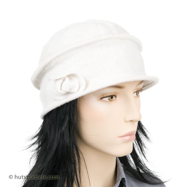 OWEIEYEU Copricapo da donna con piume, fascia per fotografia, tea party, derby in rete, con clip, bianco