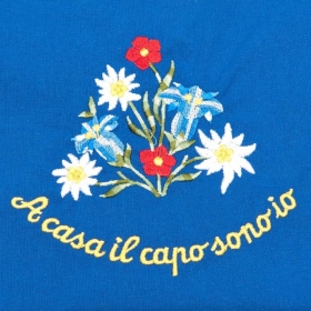 Grembiule blu con fascino italiano